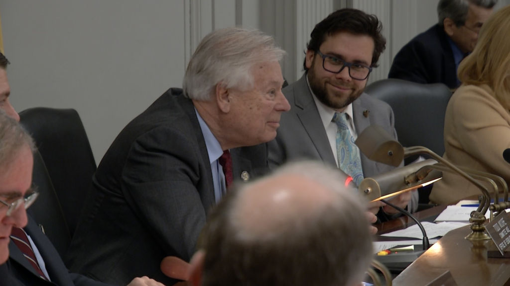 Assembly committee advances equal pay legislation