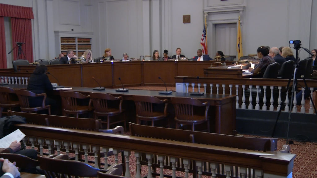 Bill would let doctors decide who gets medical marijuana
