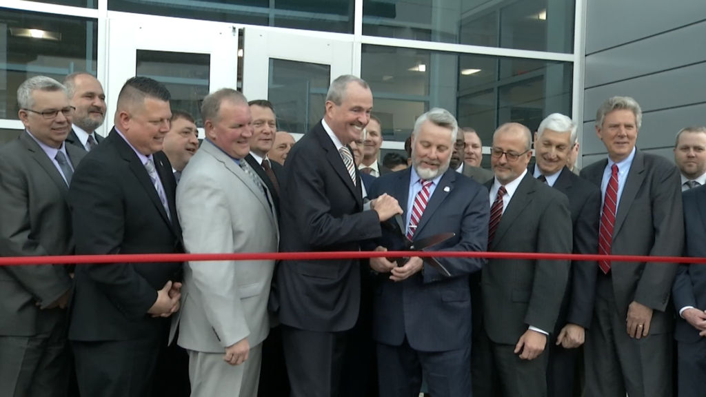 Murphy highlights labor ties while they’re still strong