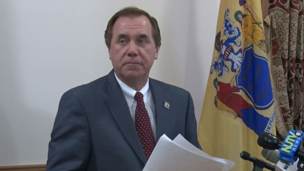 Top Democrat unveils $15 minimum wage bill