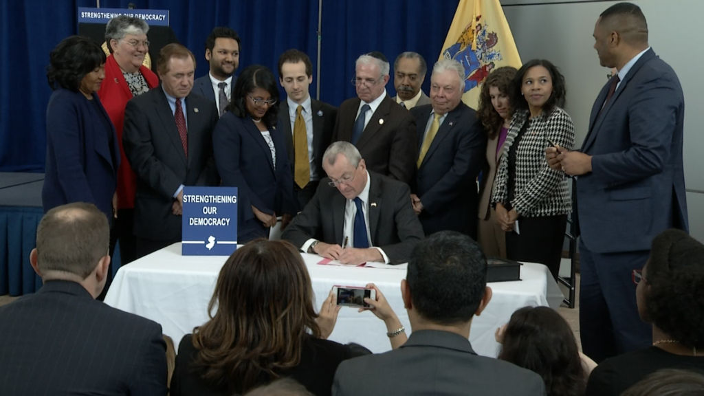Murphy signs automatic voter registration bill