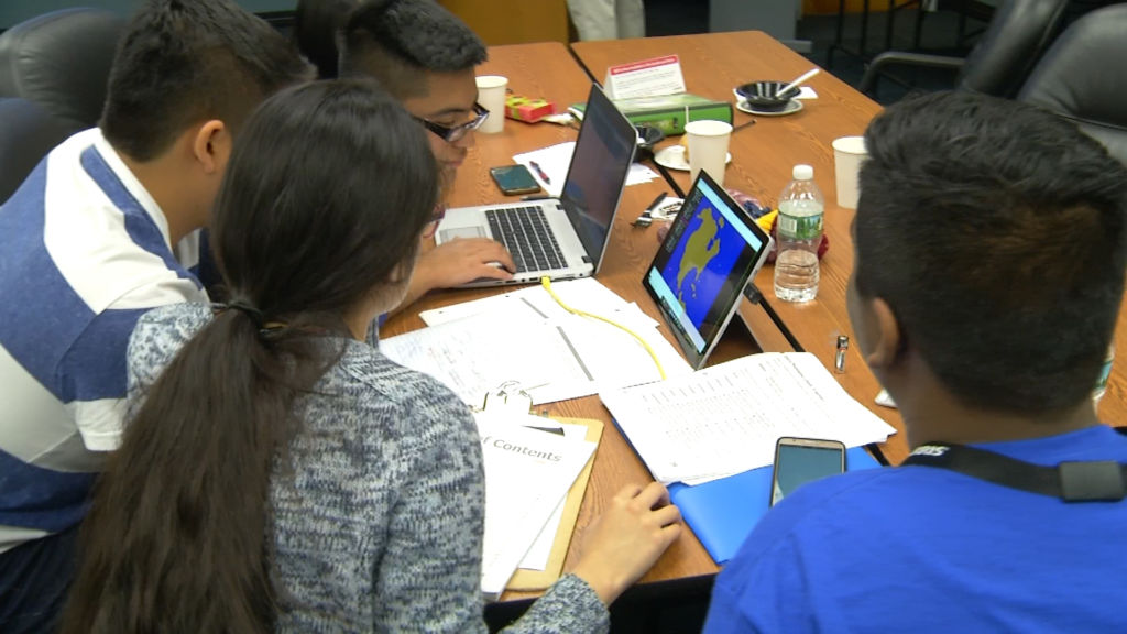Clifton STEM students navigate virtual sailboats in competition