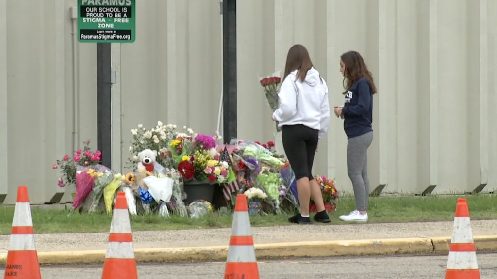 In aftermath of crash, school community seeks solace and privacy