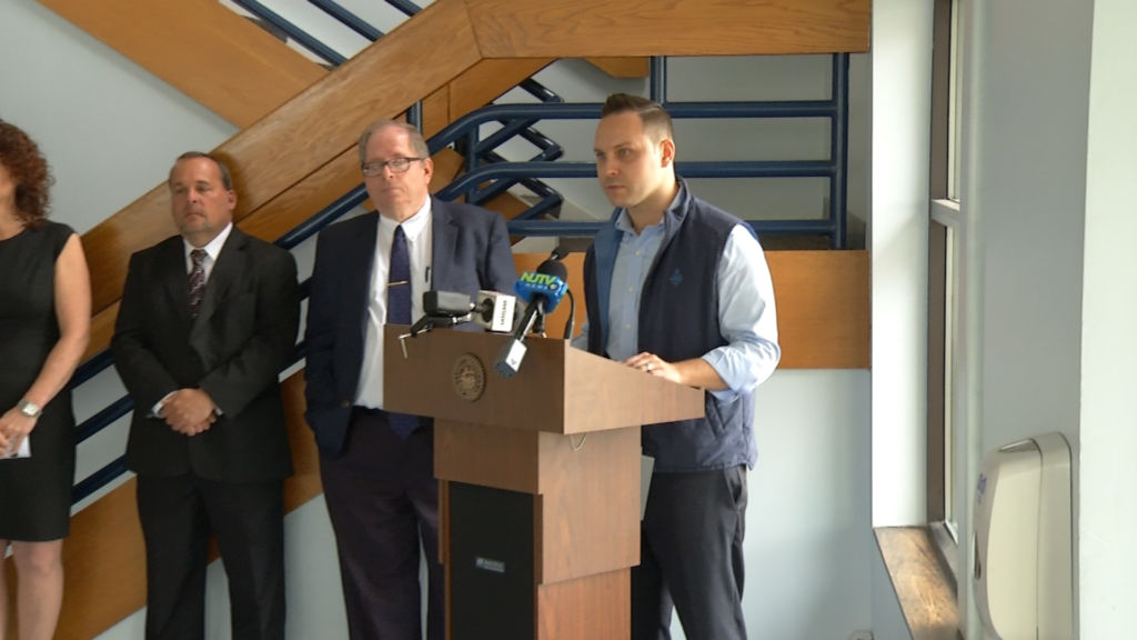 Federal transportation official says NY/NJ need to show more ‘leadership’