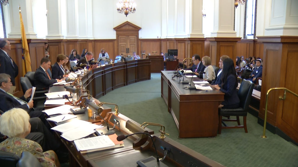 Legislation would require licensing of pharmaceutical reps