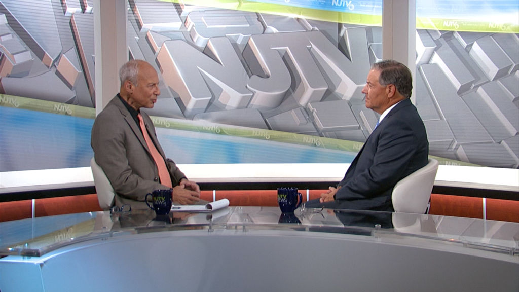 Minority leader talks gerrymandering, free community college, Trump