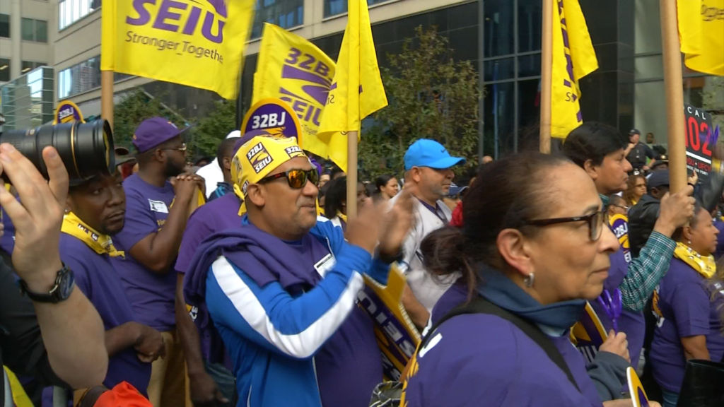 New Jersey airport workers to receive $19 minimum wage by 2023