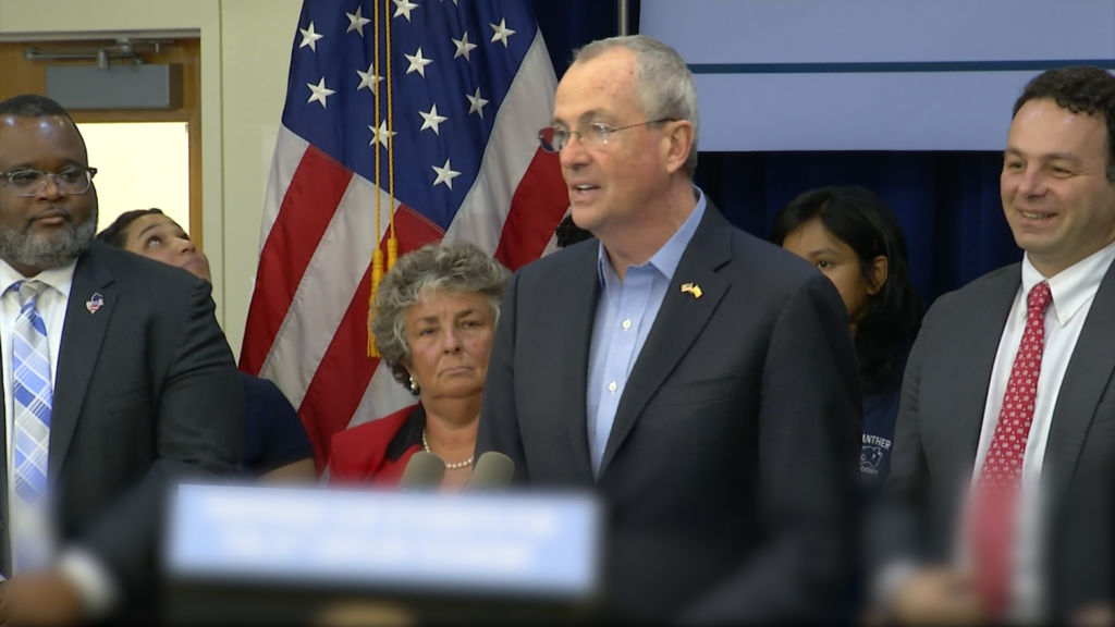 Murphy swipes back at Sweeney over minimum wage