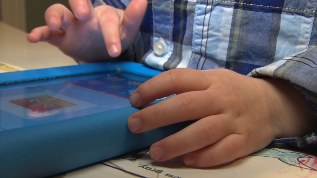 Psychologist says to treat technology ‘like a guest’ in limiting screen time