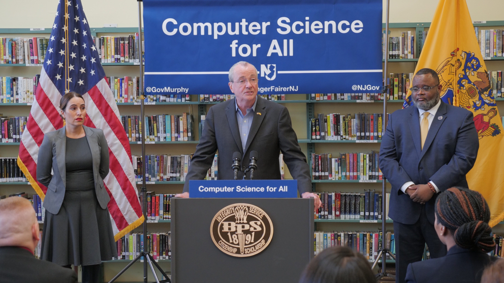 Murphy announces new STEM education initiatives