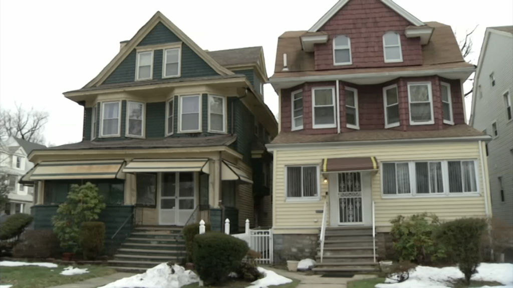 What are your rights if your building is in foreclosure?
