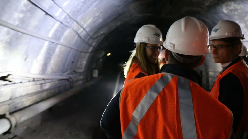 Congressional delegation tours damaged Hudson River train tunnels