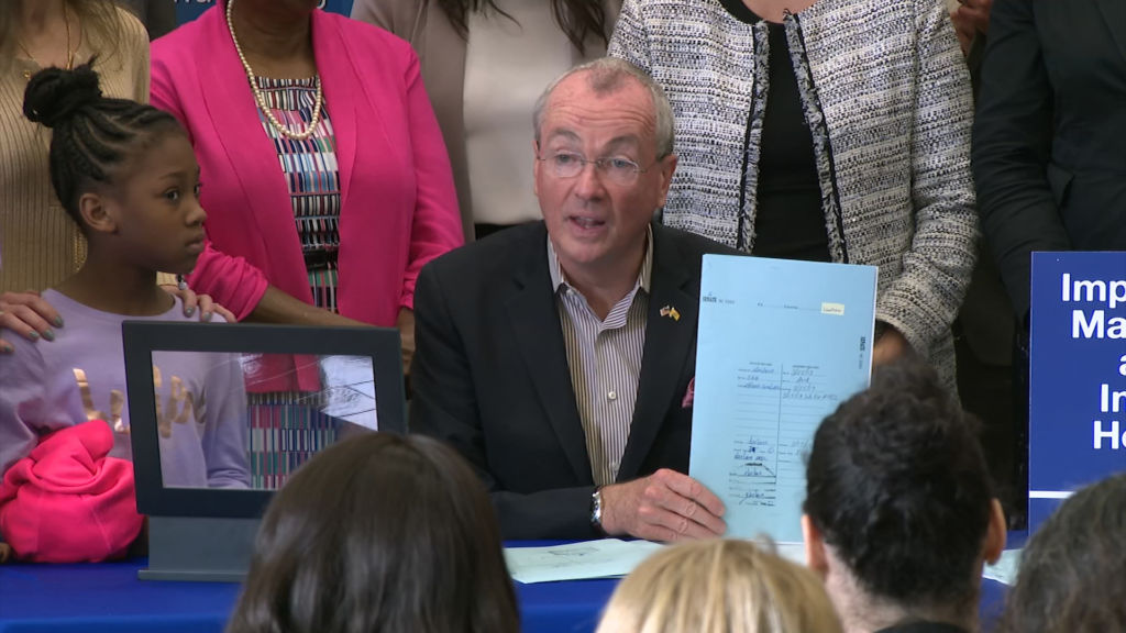 Murphy signs bills aimed at reducing state’s high maternal mortality rate