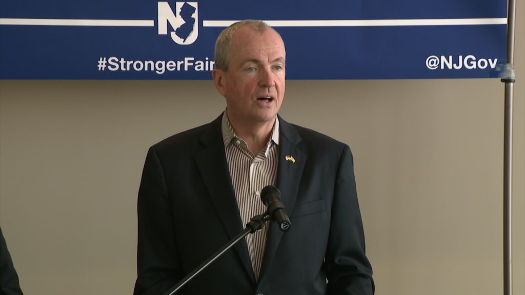 Murphy threatens to veto budget without a millionaire’s tax