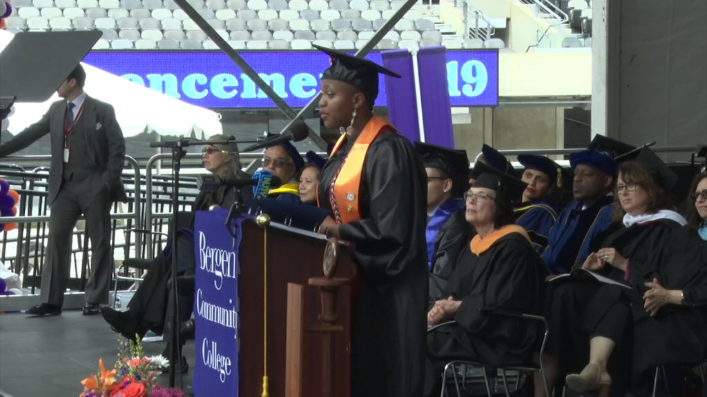 Murphy pushes to expand Community College Opportunity Grant program
