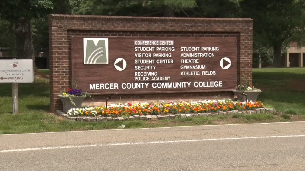 Community college faculty ramps up call for president’s ouster