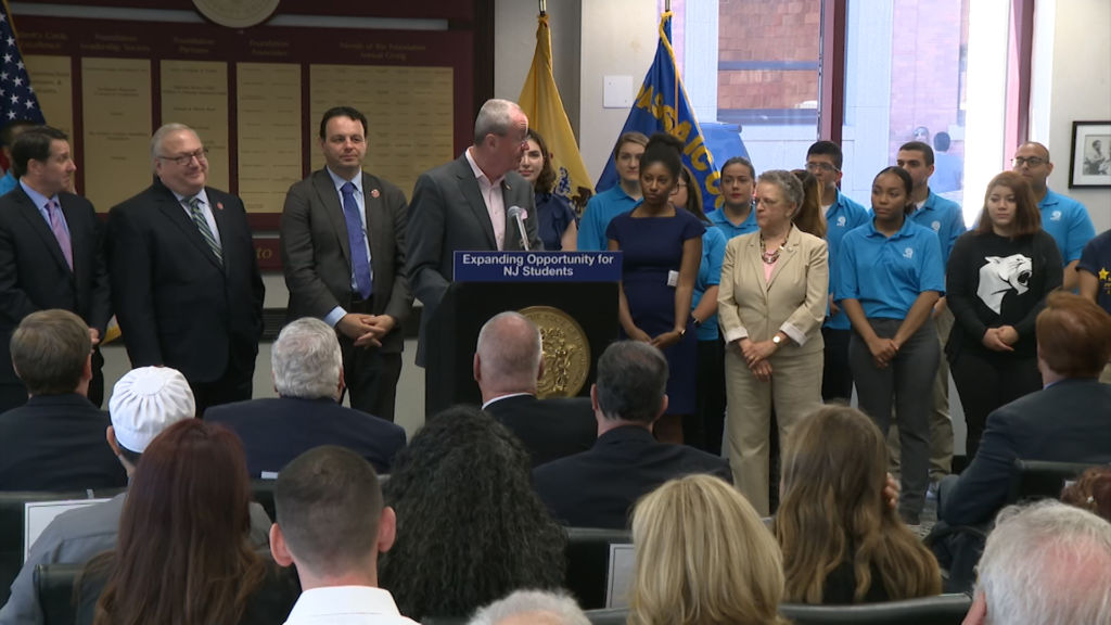 Murphy drills down on Legislature’s cut to free community college program