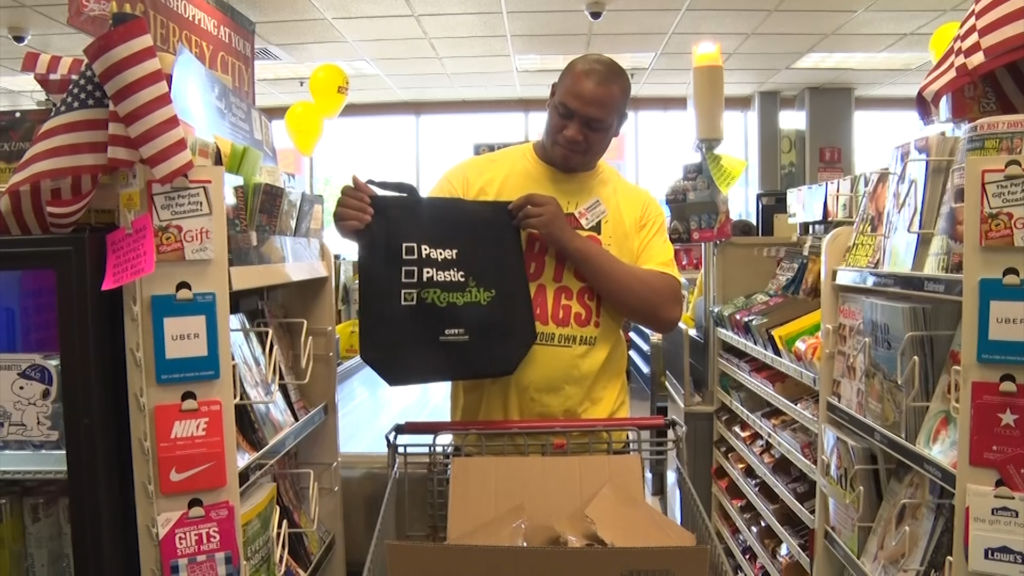 Jersey City single-use plastic bag ban goes into effect