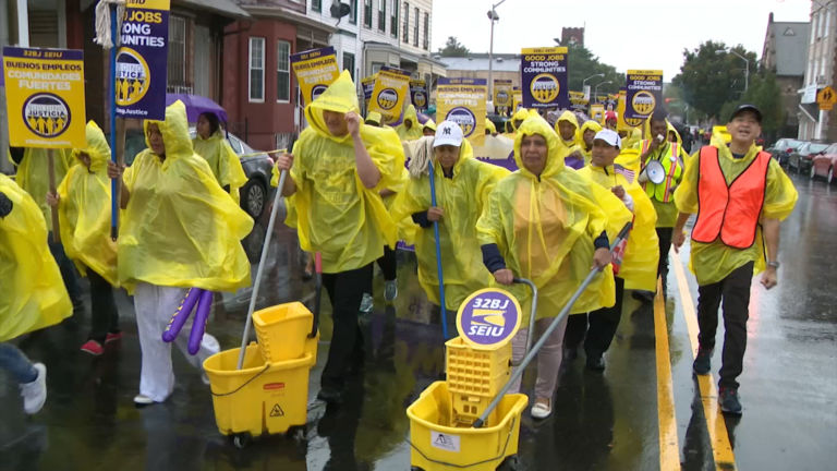 Union workers launch campaign for contract negotiations on Labor Day