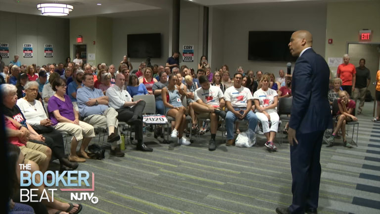 Booker’s job approval rating slips during run for president