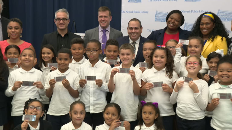 Newark students and teachers to receive free library cards