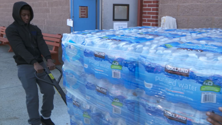 Newark Residents Line Up for Bottled Water, Doubt Official Assurances About Lead