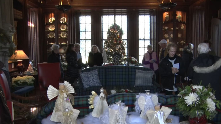 A look at the holiday decorations inside the governor’s mansion