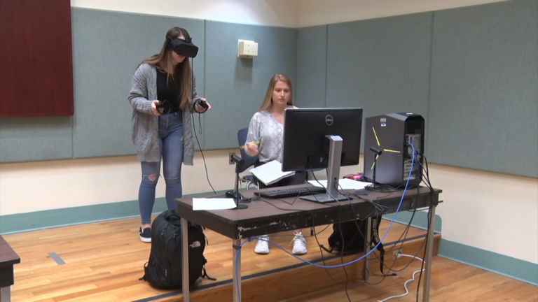 Students use virtual reality to investigate potential crime scene