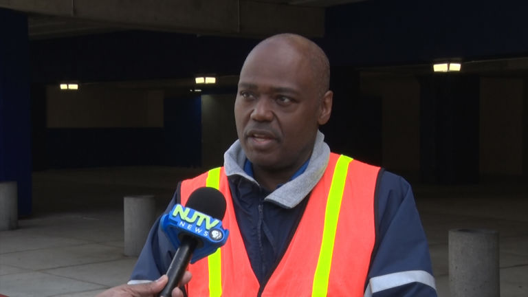 Citing COVID-19 outbreak, airport workers seek raises to afford health insurance