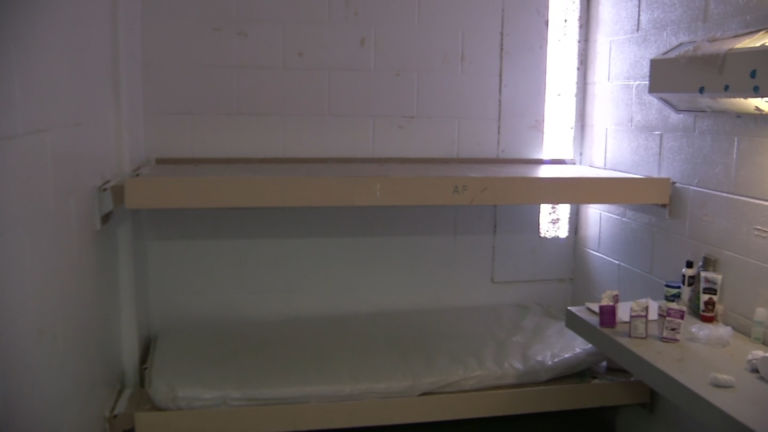 Halfway house residents complain of lack of virus protection