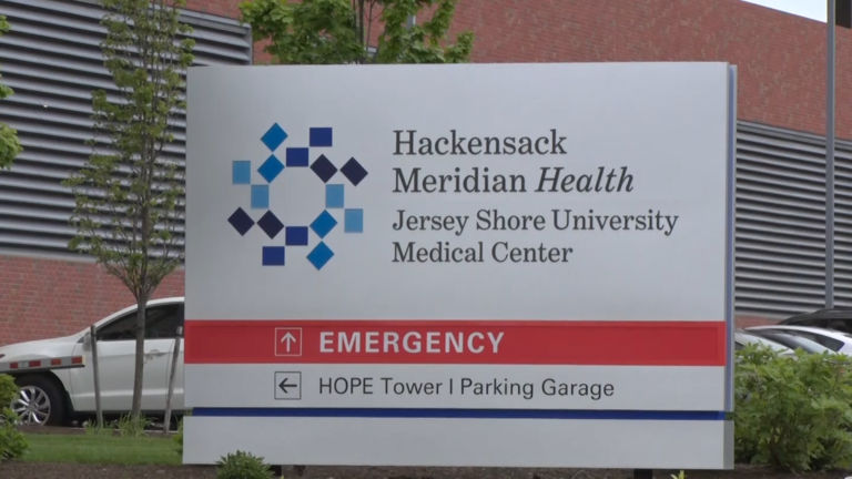 Nurses claim they wore garbage bags to shield themselves from COVID-19