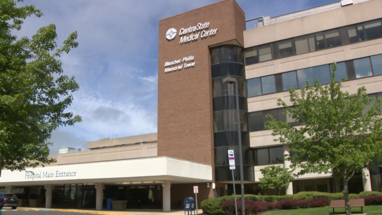 Freehold hospital celebrates the discharge of more than 500 COVID patients