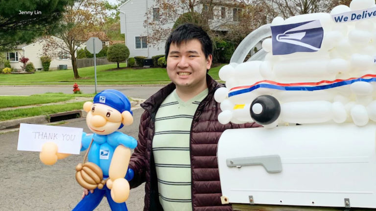 ‘AusomeBalloonCreator’ spreads cheer and celebrates diversity through art