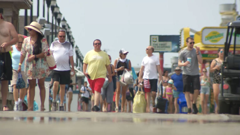 People flock to reopened shore attractions on Fourth of July weekend