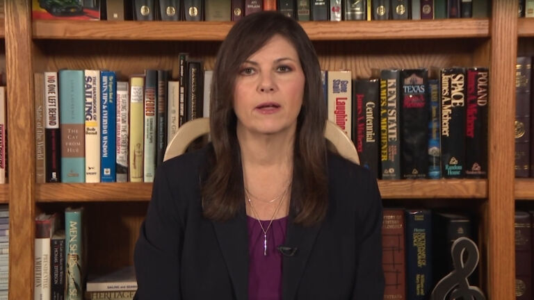 Business Report: Unemployment rate, Horizon seeking change, holiday travel