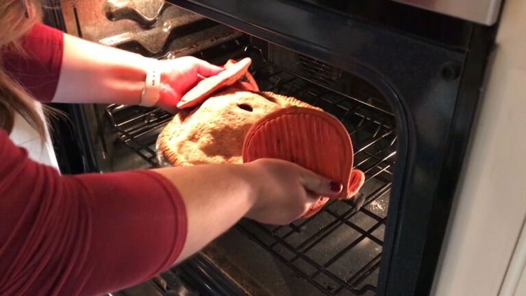 Are families complying with health warnings on Thanksgiving?