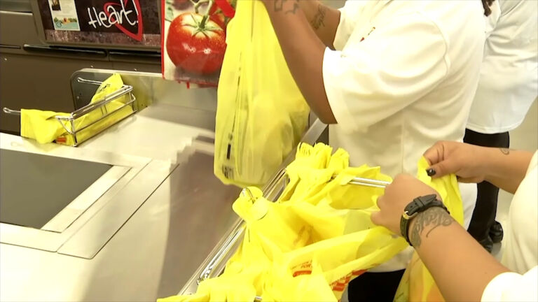 Ban on single-use plastic and paper bags goes into effect May 2022