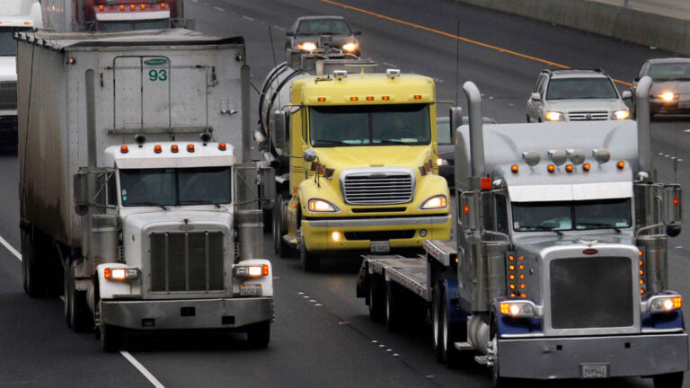 EPA sets stricter pollution standards for heavy-duty trucks, buses
