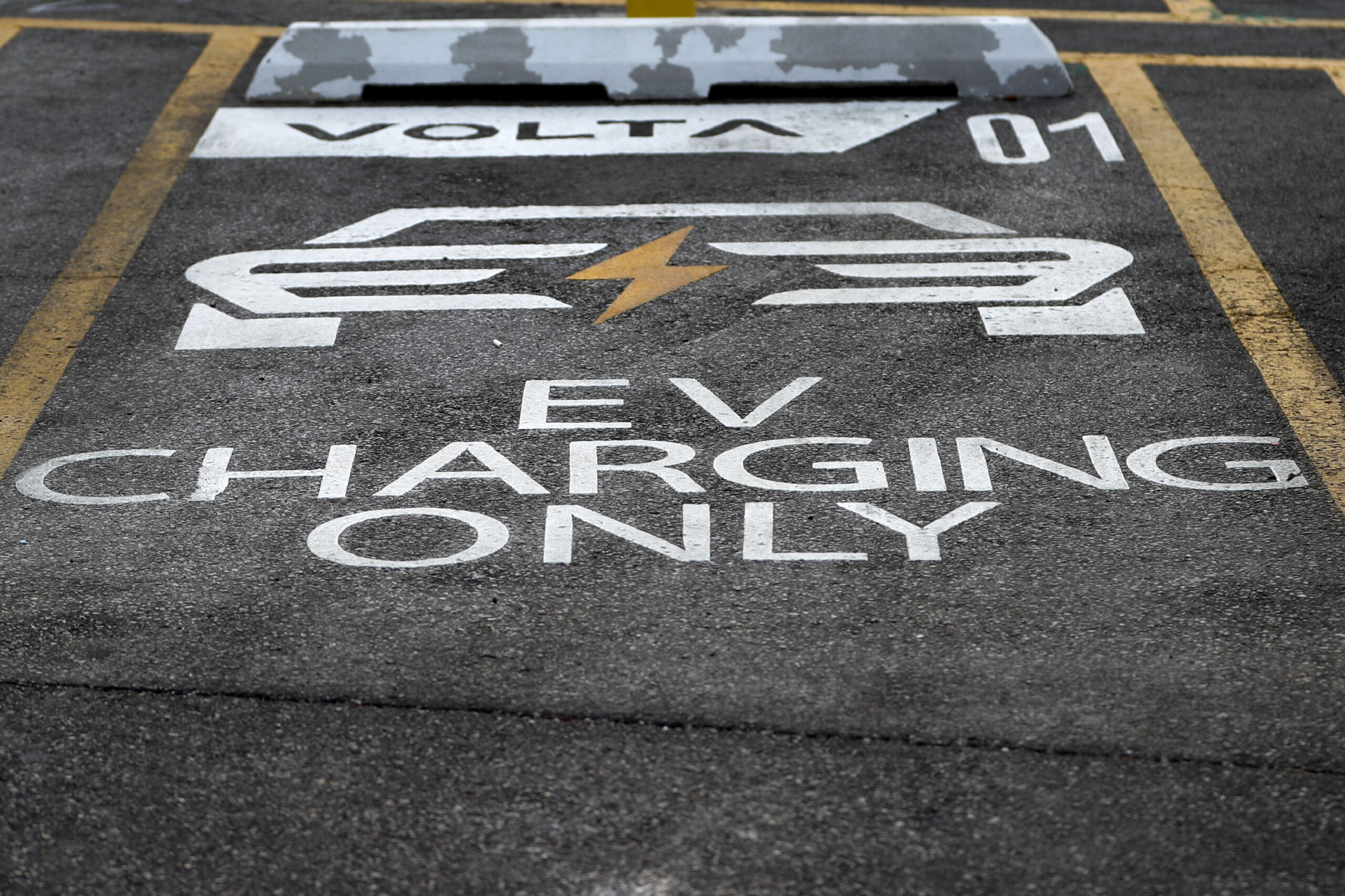NJ looks to accelerate transition to electric trucks by building out charging infrastructure