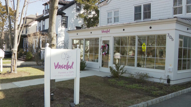 NJ flower shop giving residents with disabilities a creative outlet