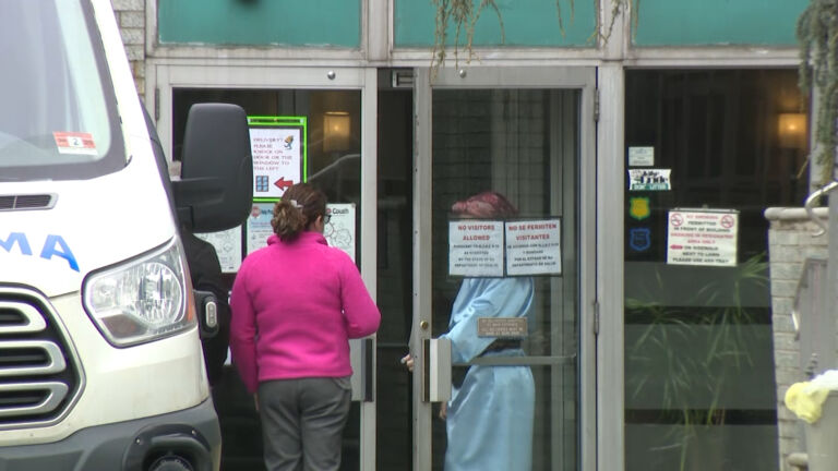 COVID-19 vaccinations lag among long-term care workers. Impact on patients?