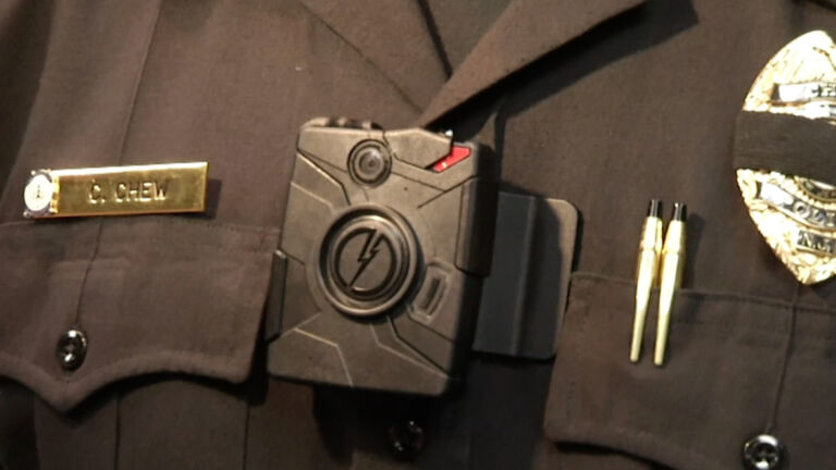 Officers at women’s prison to wear body cameras