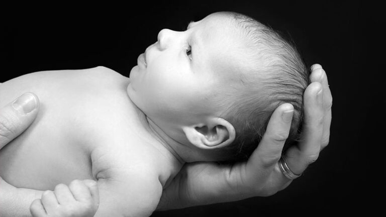 Doctors get pay boost for delivering babies