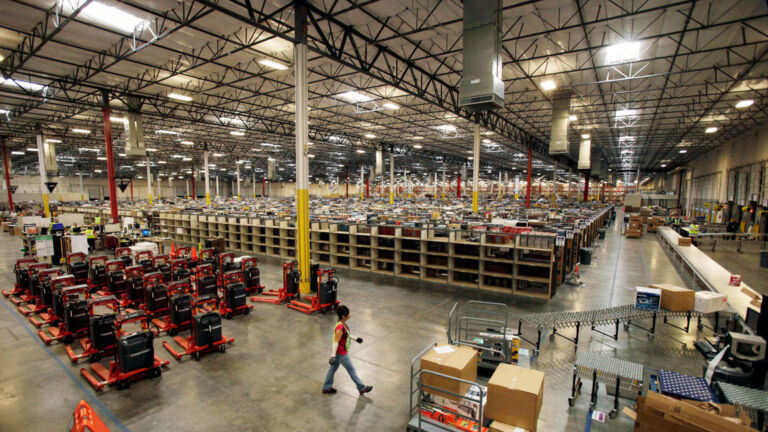 Warehouse opponents step up campaigns