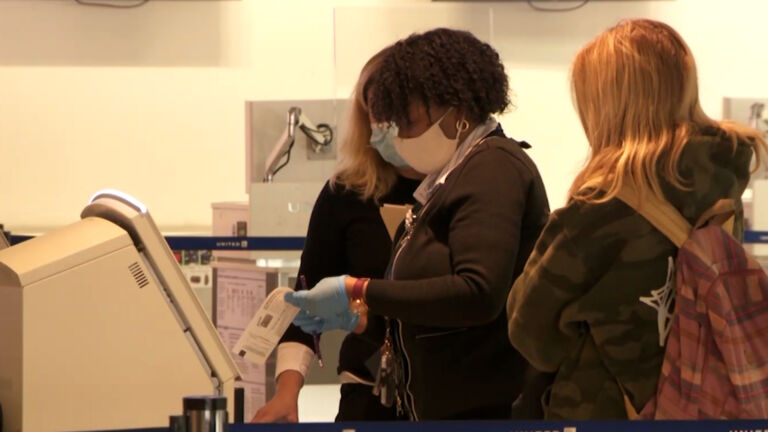 New contract with better benefits for airport workers