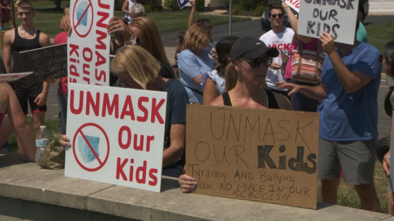As Murphy announces mask mandate for NJ schools, opponents protest