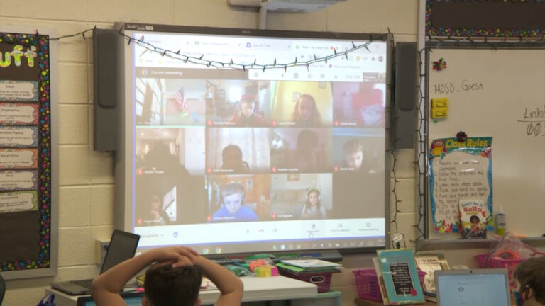 Parents group urges Murphy to allow remote learning