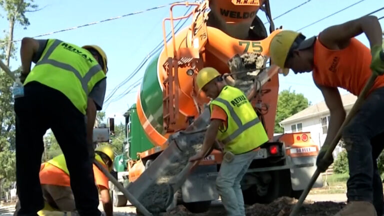 U.S. Senate expected to vote on $1 trillion infrastructure bill this week