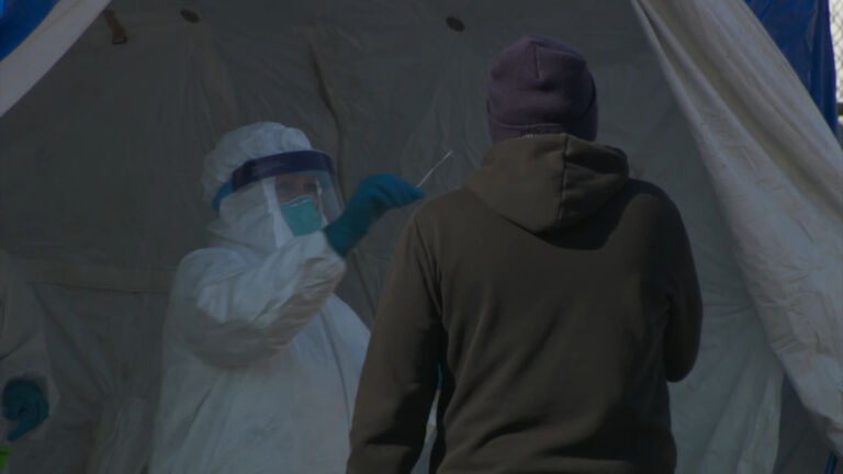 Experts advise COVID-19 care during holidays, winter