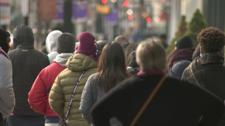 Thousands flock to get COVID-19 tests as part of holiday safety plans